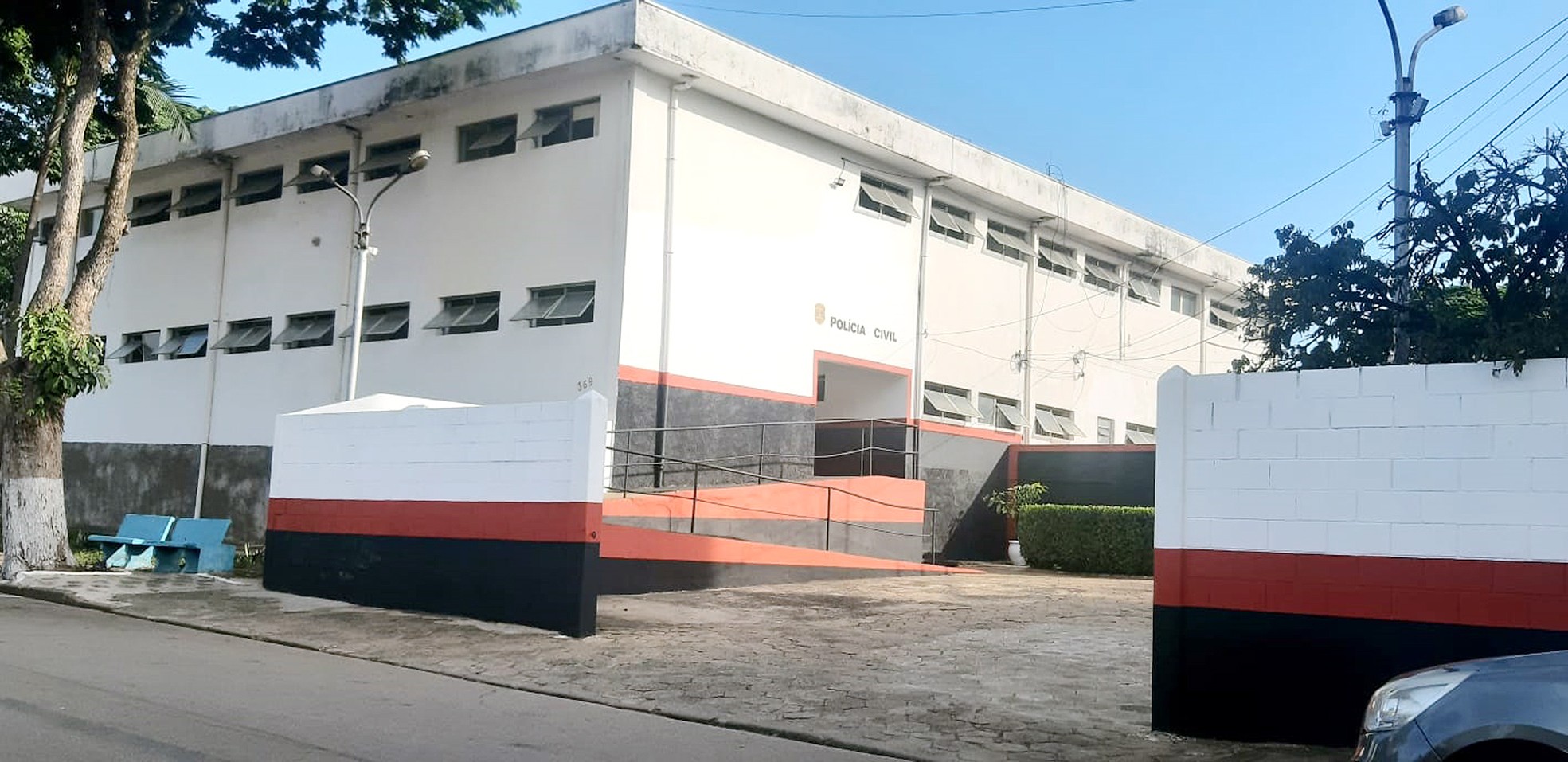 Onze clientes de locadora que fechou as portas devolvem veículos à Polícia Civil