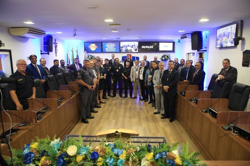 Profissionais da segurança pública recebem Medalha Tiradentes na Câmara de Sumaré