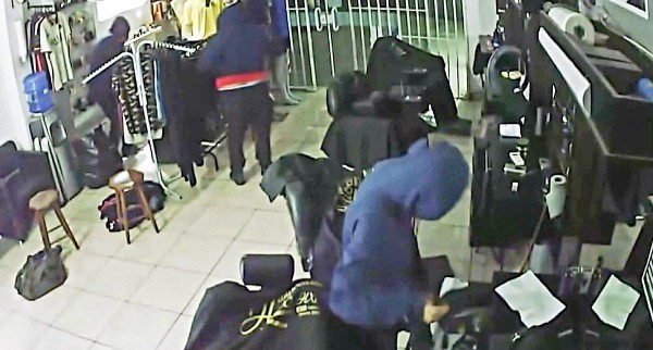 Trio invade loja de roupas e deixa prejuízo de R$ 15 mil em Sumaré