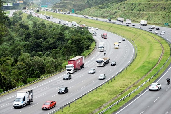 CCR AutoBAn estima movimento de 126 mil veículos no feriado de Finados