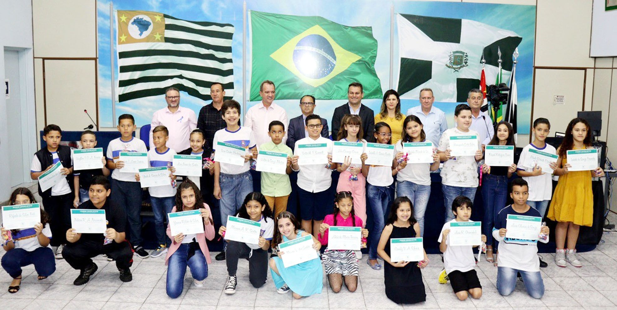 Alunos da rede pública de Nova Odessa recebem prêmio por bom desempenho