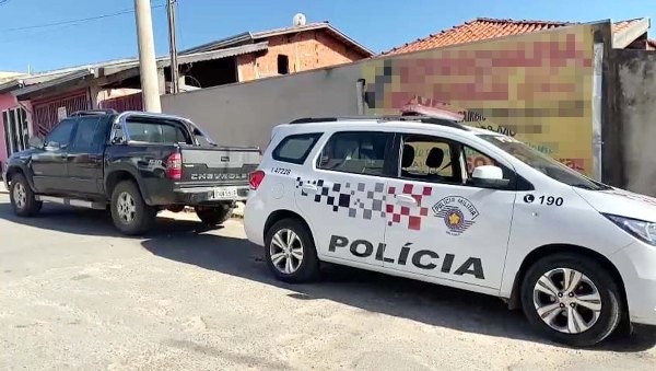 Suspeito de atirar em van escolar é preso pela PM com caminhonete roubada em Monte Mor
