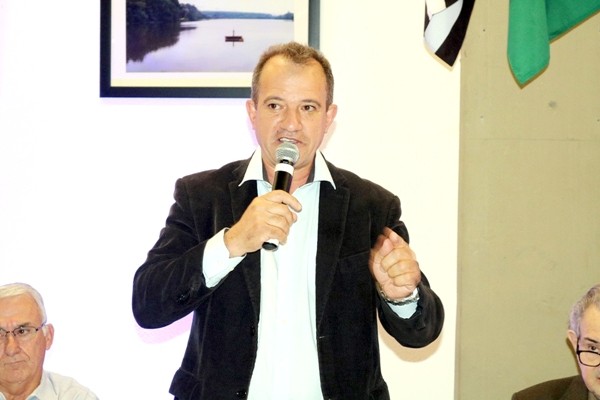 Justiça suspende processo de cassação contra Leitinho por irregularidade processual