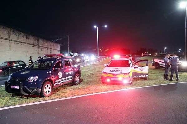Forças de segurança de Monte Mor fiscalizam motoristas