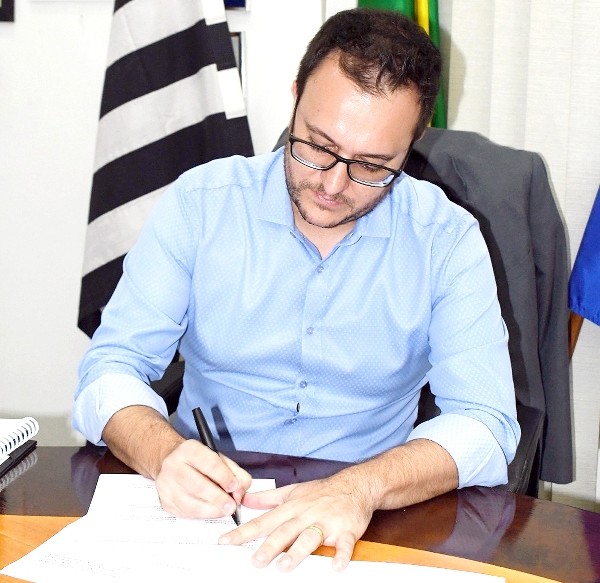 Prefeitura quita antecipadamente o 13º salário dos servidores de Sumaré