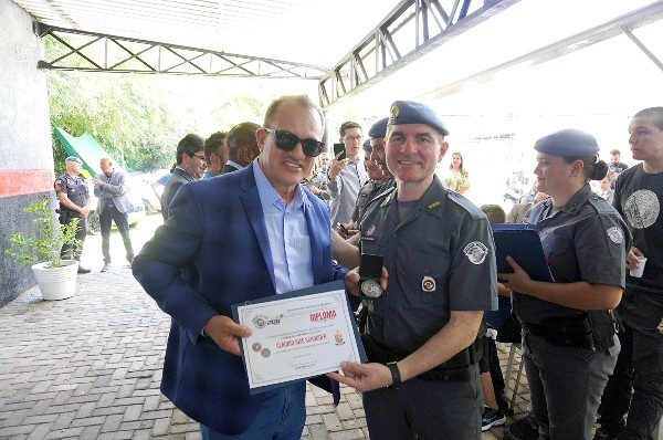 Leitinho e Mineirinho são homenageados pelo apoio à Polícia Militar e à Segurança Pública