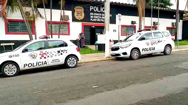 Mulher é presa pela PM com carro furtado em Hortolândia