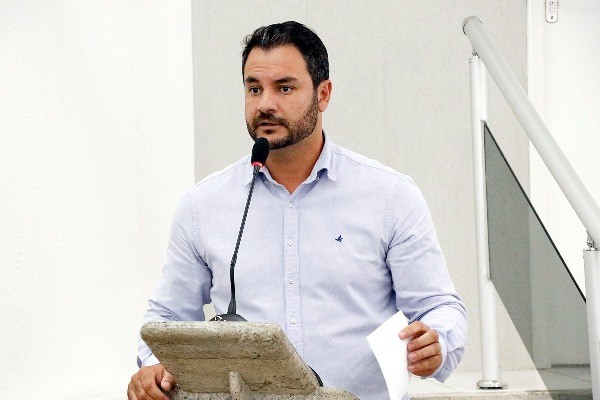 Vereador Bruno Leite questiona compra de pedras em Monte Mor