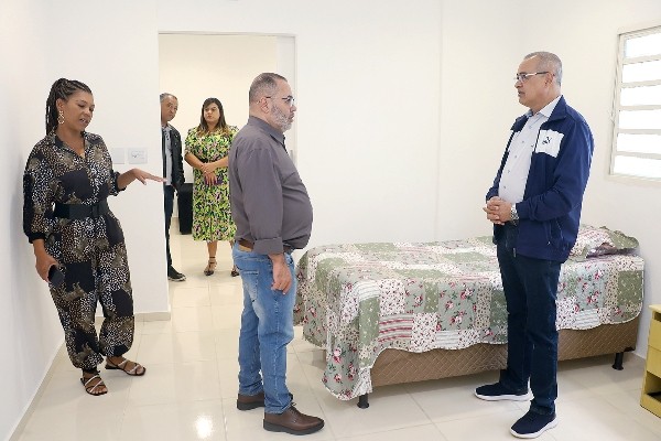Prefeito Zezé Gomes vistoria novas instalações do CRAM de Hortolândia