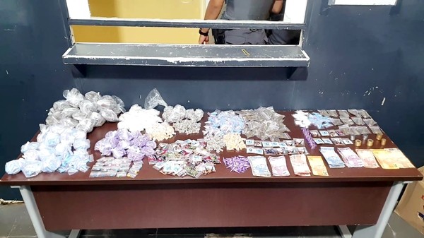 PM detém motorista de app, passageiro e adolescente com R$ 32 mil em drogas