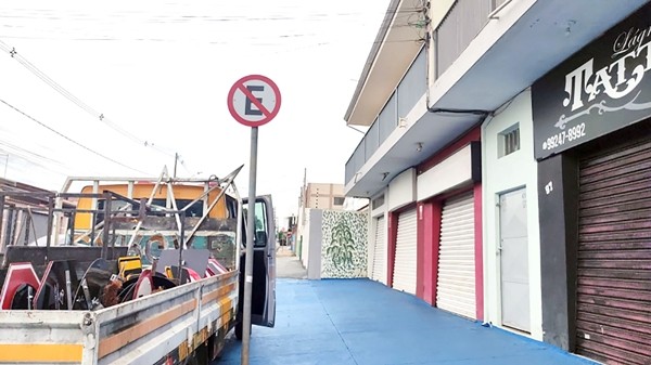 Hortolândia dá início à troca de 700 placas de sinalização horizontal