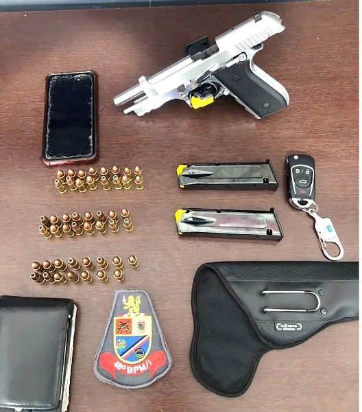 Padrasto e enteado são presos por porte de arma e extorsão em Hortolândia