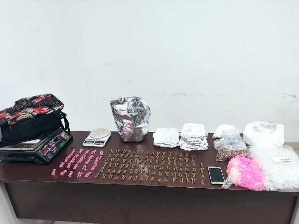 10º Baep prende casal com maconha sintética k-2 no Salerno, em Sumaré