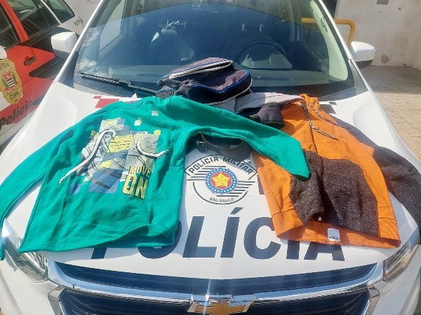 Mulher é presa por furto de roupas em loja do Centro