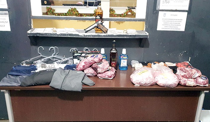 Mulheres são detidas furtando carne e bebidas em comércios de Hortolândia
