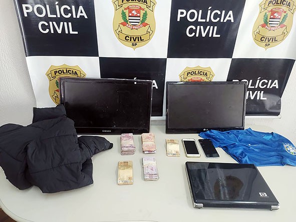 Acusados de pertencer a quadrilha de roubo a residência são presos na região
