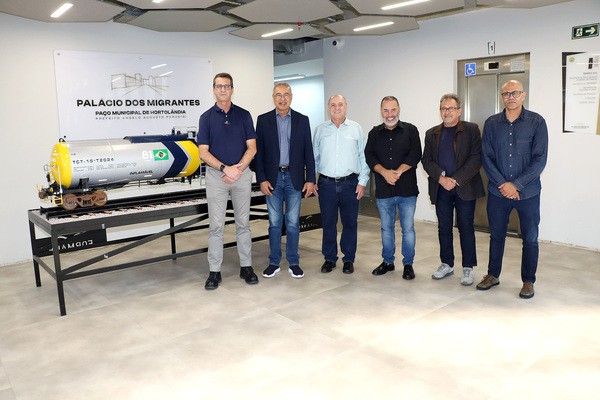 Hortolândia recebe réplica de vagão ferroviário da Greenbrier Maxion