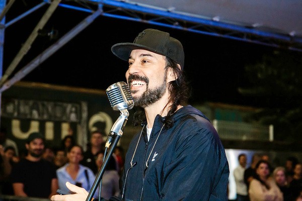 Gabriel O Pensador reúne 2 mil pessoas no sarau Parada Poética, em Hortolândia