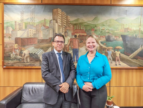 Ana Perugini recebe ministro Luiz Marinho em Hortolândia