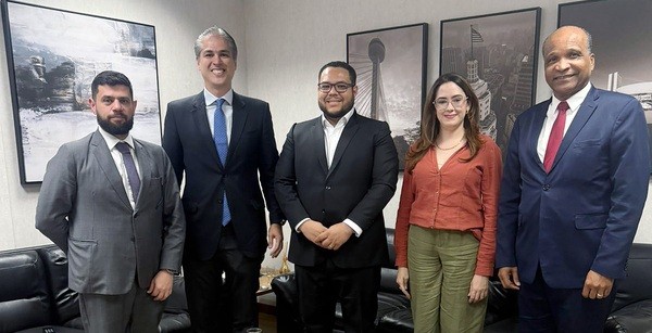 Danilo Barros discute transparência e gestão pública na sede do TCE-SP