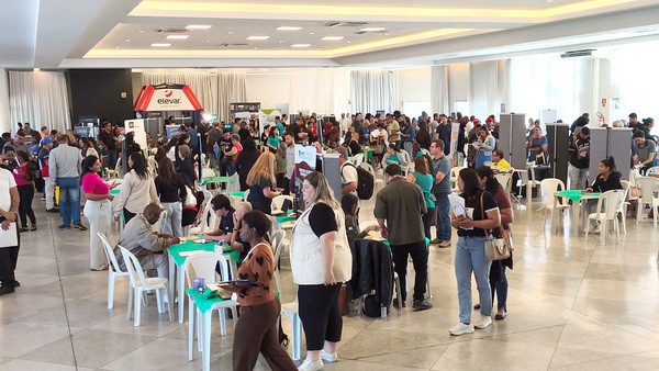 2º Feirão do Emprego leva milhares de moradores ao Clube Recreativo Sumaré