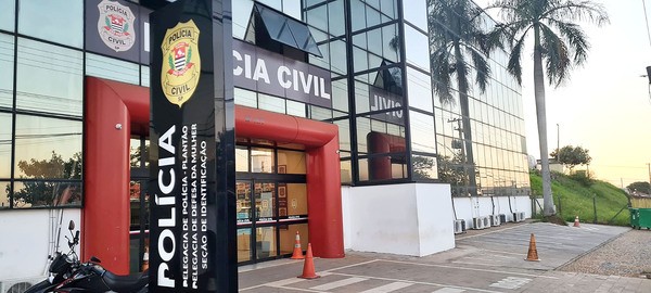 Bando faz caminhoneiro refém em assalto a carga de R$ 747 mil na Anhanguera