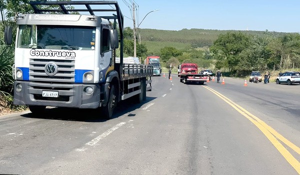 Motociclista morre após bater de frente com caminhão em Americana