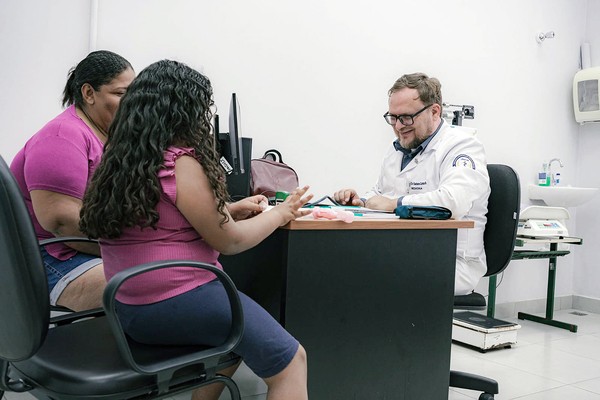 Médicos voluntários de Hortolândia buscam paciente para atendimento