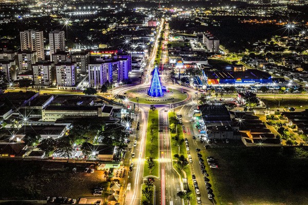 Paulínia realiza abertura do Natal neste domingo com show de Fat Family