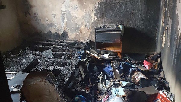 Incêndio destrói parte de casa no Residencial Jaguari, em Americana