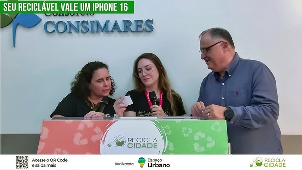 Participante de Nova Odessa ganha sorteio de celular em campanha de reciclagem