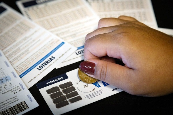 Governo de São Paulo firma concessão de loterias para obter recursos à saúde