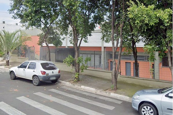 Pais do Bordon protestam contra Estado por transferências de estudantes para escola mais distante