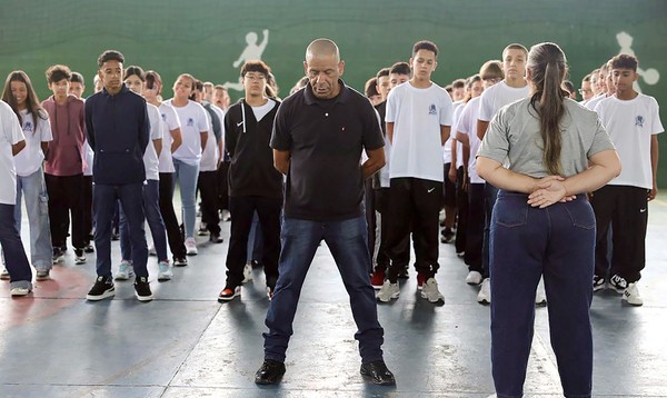 Escolas cívico-militares da região já contam com sete policiais da reserva