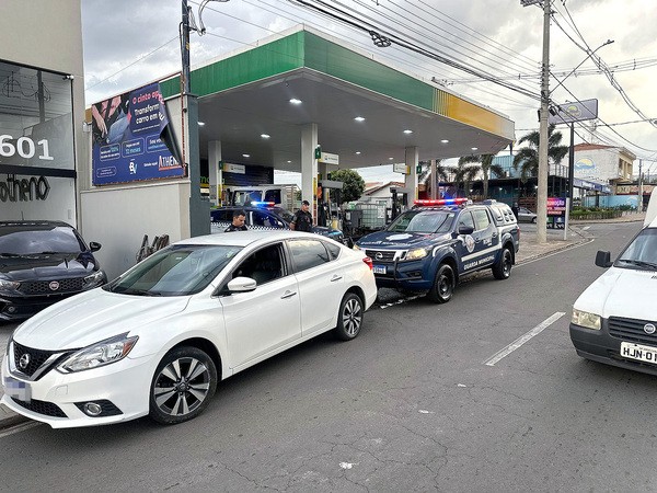 Gama prende suspeito após perseguição em Americana e recupera carro furtado