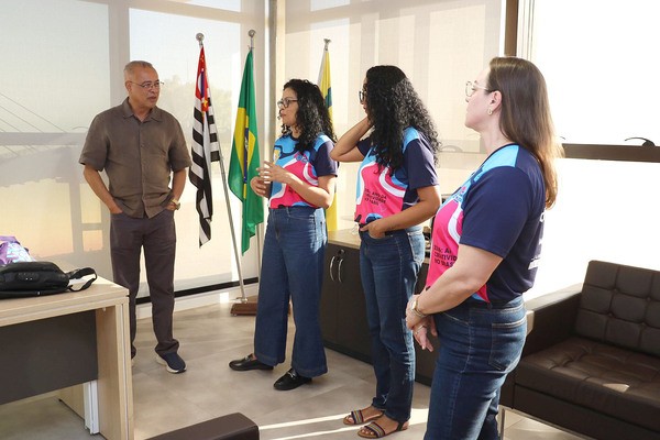 Em Hortolândia, prefeito Zezé reforça apoio ao Dia Mundial da Criatividade