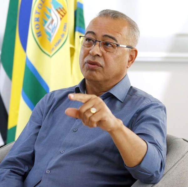 Zezé Gomes sanciona lei que oficializa extinção de consórcio em Hortolândia