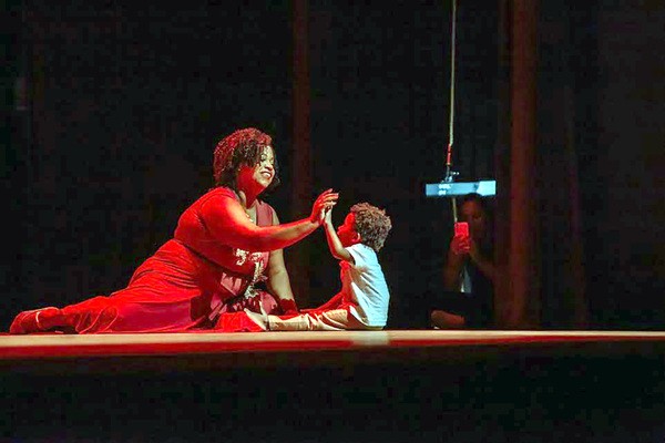 Crianças homenageiam mães no Projeto +Dança em Hortolândia