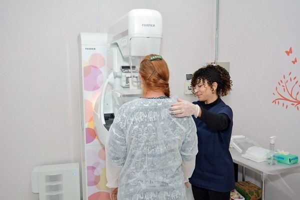 Novo mamógrafo amplia capacidade de exames no CAISM de Hortolândia