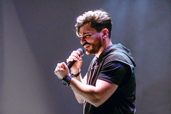 Show gratuito do cantor Thiago Brado comemora 158 anos de Sumaré
