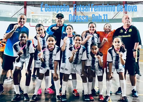 Futebol de Salão feminino sub-11 de Nova Odessa vence torneio em Capivari