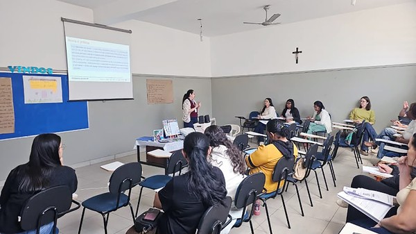 Professores de Monte Mor recebem formação da FGV para alfabetização