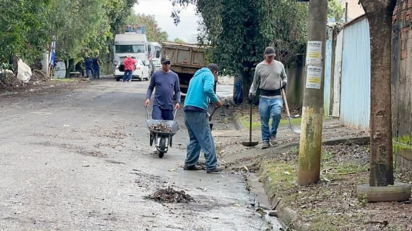 Monte Mor intensifica limpeza em bairros atingidos por fortes chuvas