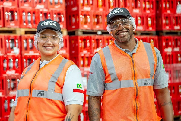 Coca-Cola FEMSA anuncia mais de 100 vagas para fim de ano